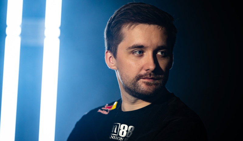 Crisp：第一局大龙团Daeny认为我们应该拿大龙 不应该去打人