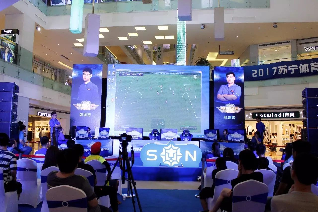 前往冠军之路！ Top Esports 官方关注了 Kanavi 、教练 Hongmi 和刘青松的微博