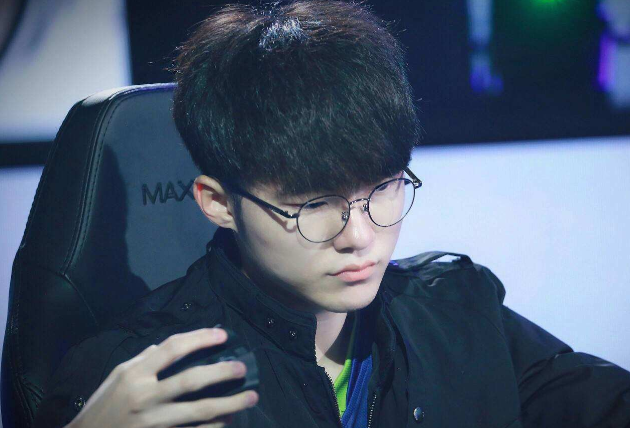 LNG Esports 宣布：国际选手 shad0w 作为自由球员加入该队