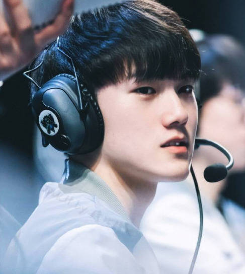 LPL春季赛今日首发名单：Flandre依旧被换下 TheShy大战Bin