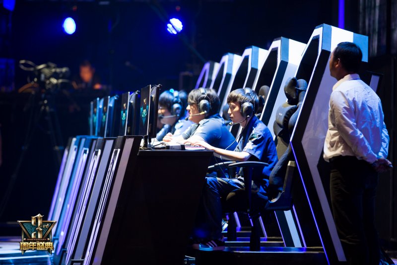 2025LPL春季赛常规赛赛程公布：揭幕战OMG vs TT