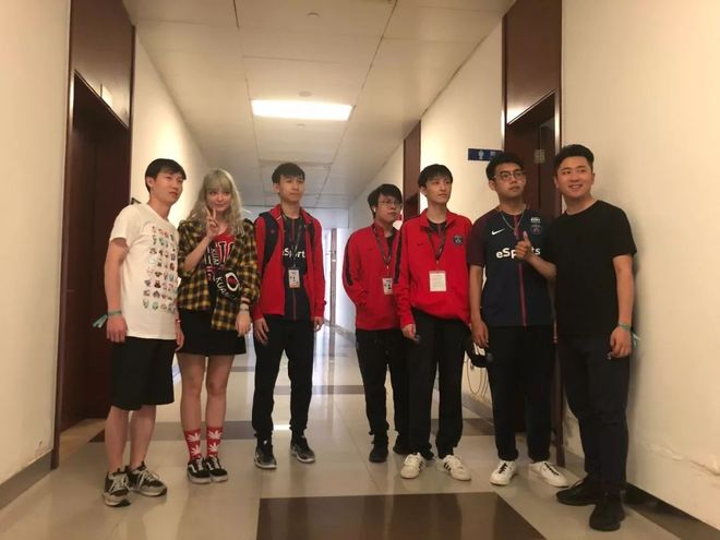 “Fever”箱子中的错误在 CS2 ：稀有刀具变得过于容易获得