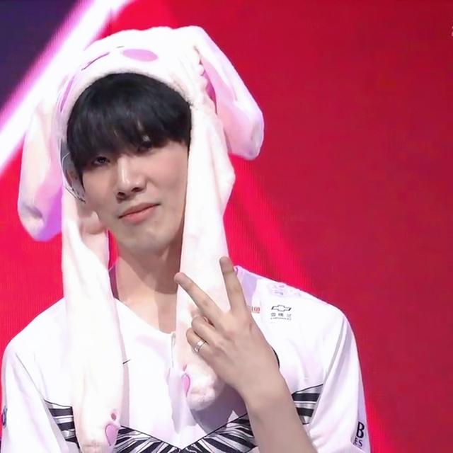 LGD Gaming 教练：状态太不稳定了，就希望下个赛季状态能稳点